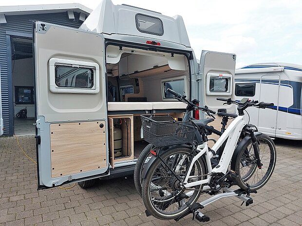 Fahrradträger für E-Bikes an Kastenwagen Wohnmobil montieren Fahrradträger für E-Bikes an Kastenwagen Wohnmobil nachrüsten