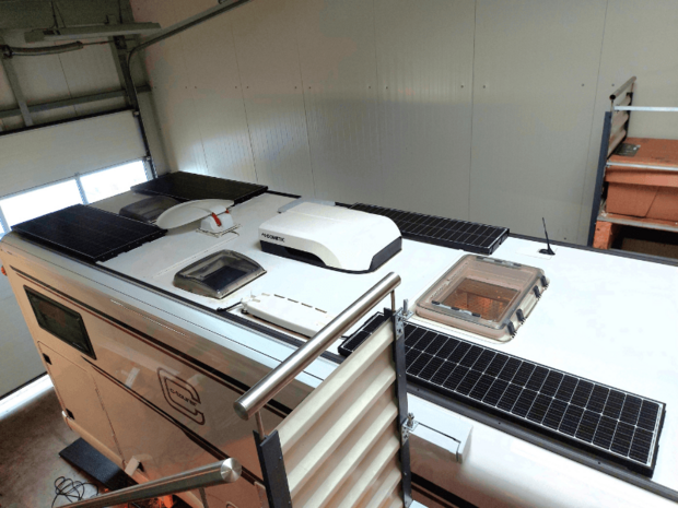 Wohnmobil kaufen beim Händler mit eigener Werkstatt in Altlußheim Wohnmobil in der eigenen Werkstatt von Schmidt Automobile