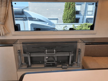 TV-Lift Wohnmobil Einbau im Schrank Versenkbarer Fernseher Wohnmobil TV Lift im Schrank