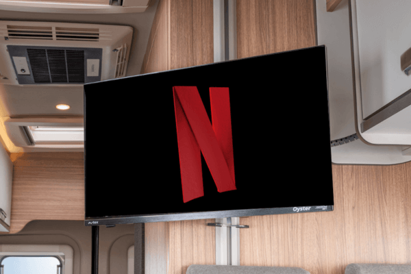 Smart-TV im Wohnmobil – Filme & Serien wie zu Hause Smart‑TV Streaming mit Internet nachrüsten in Werkstatt
